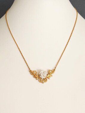 White rose, gold and faux pearl necklace